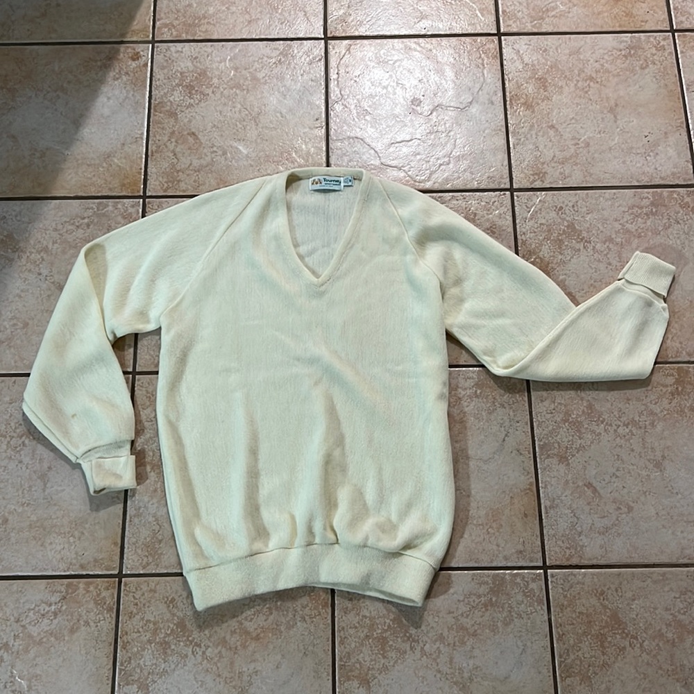 Vintage Tourney Sportswear‎ Vneck Acrylic Sweater Cream Light Yellow, Sz M